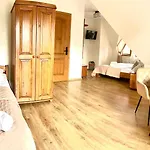Ubytování v soukromí Na Skarpie